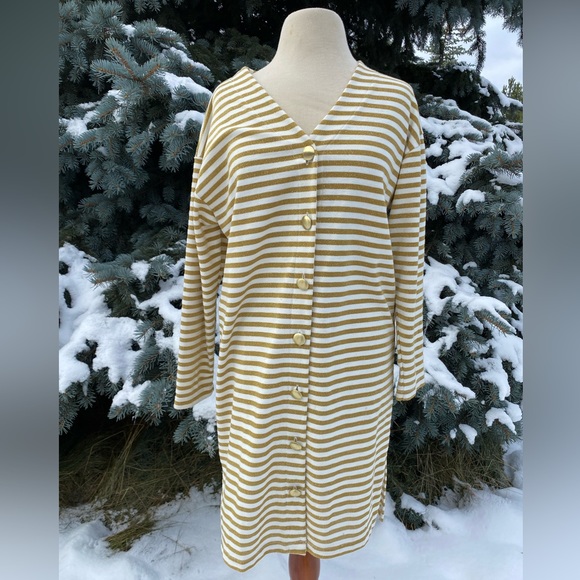 Vintage made in USA gold and white striped  oversized, long cardigan size medium - Picture 5 of 6